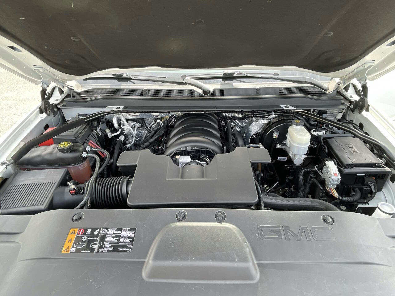 Used 2018 GMC Yukon Denali image 25