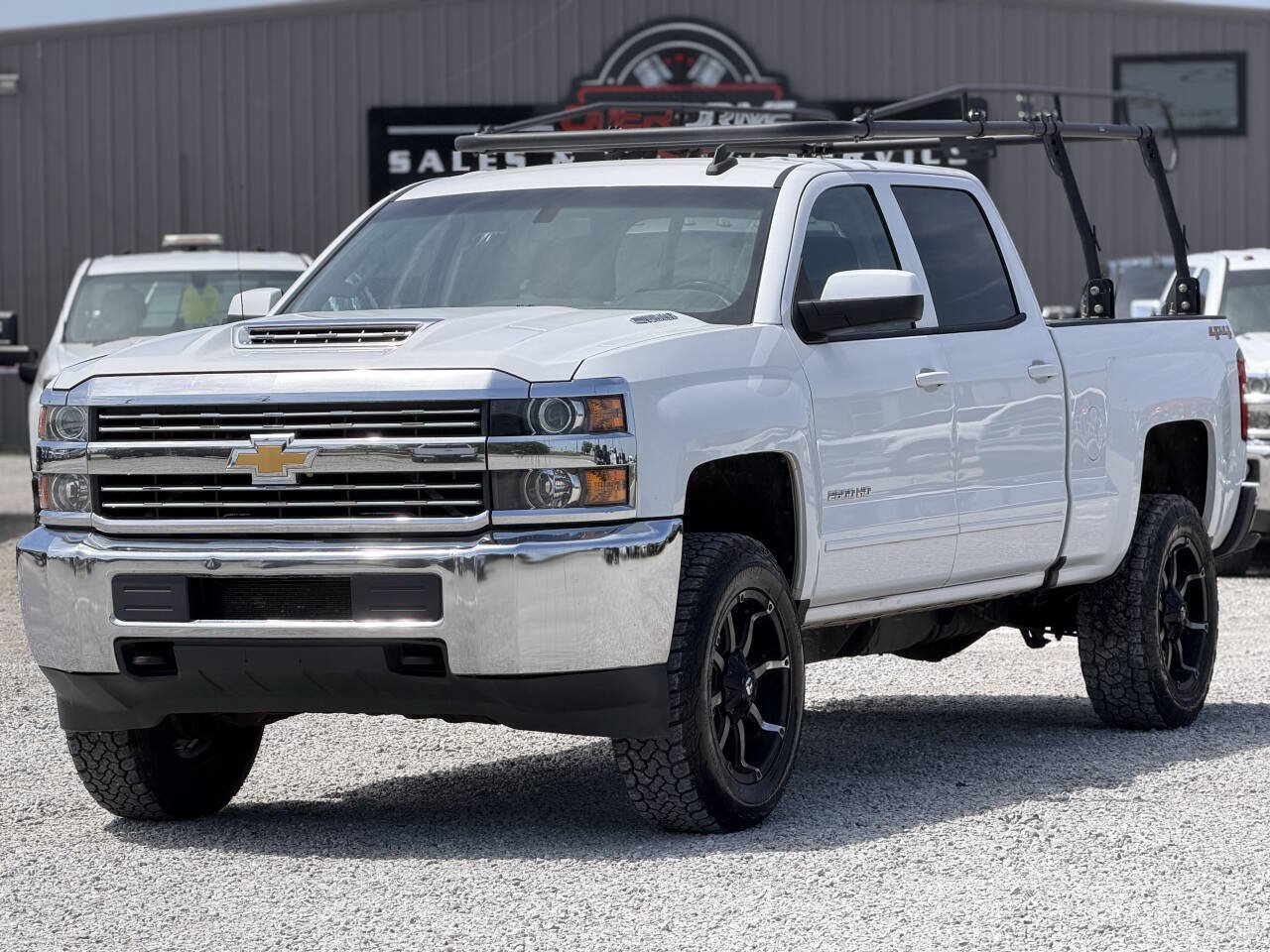 Used 2018 Chevrolet Silverado 2500 LT AWD/4WD image 1