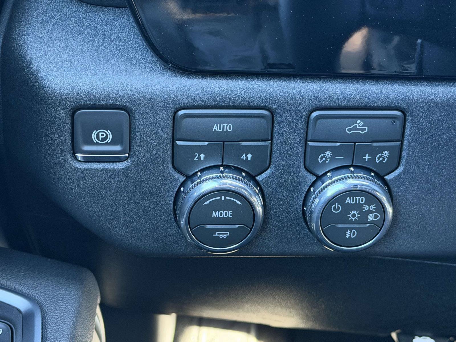 New 2026 GMC Sierra 1500 Elevation w/ Preferred Package AWD/4WD image 18