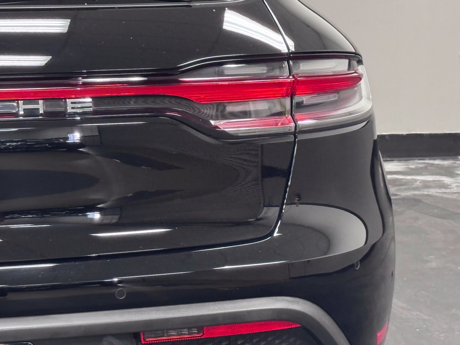 Used 2024 Porsche Macan AWD/4WD image 12