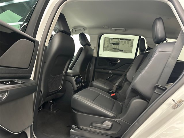 New 2026 Lincoln Aviator AWD image 18