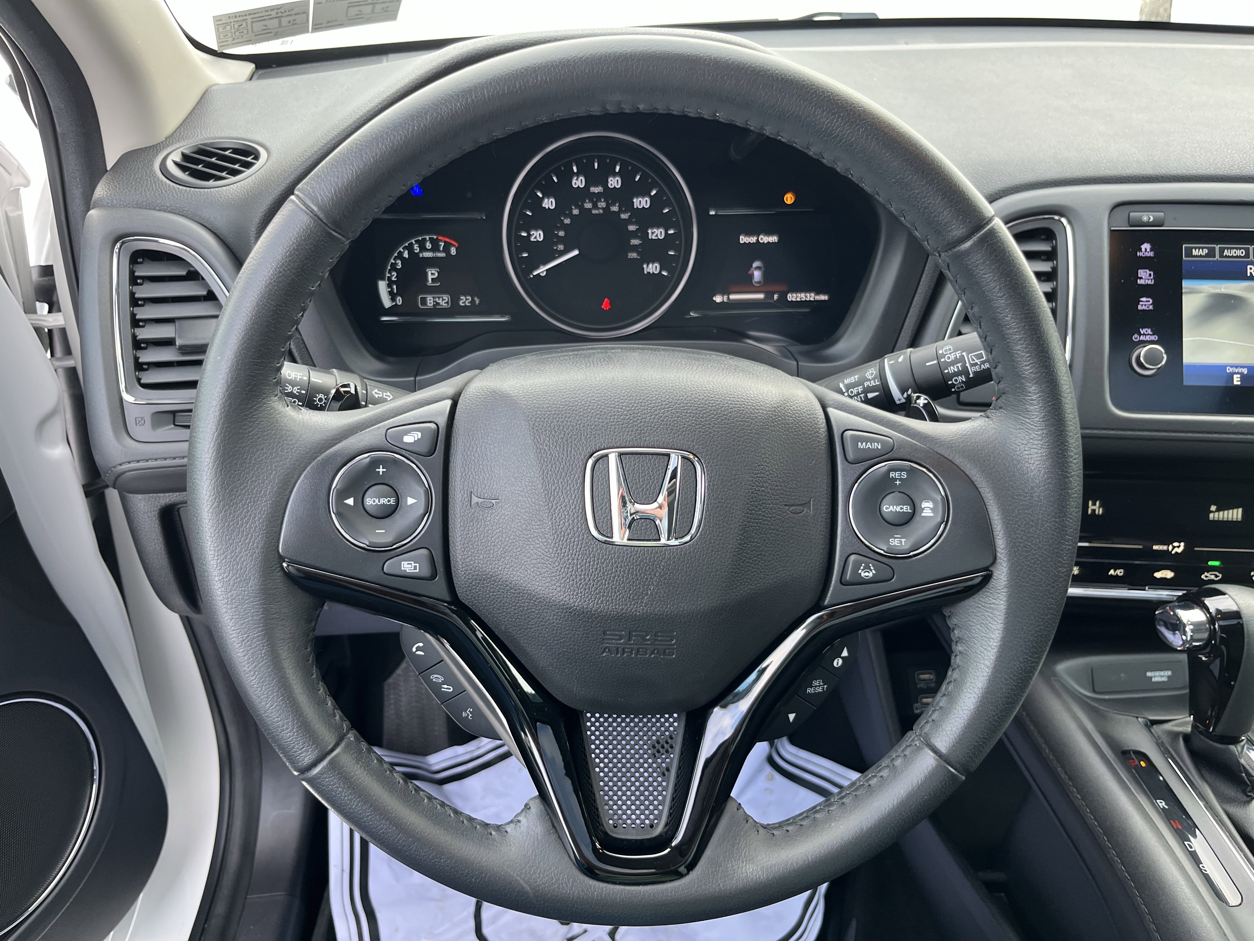 Used 2020 Honda HR-V Touring image 16