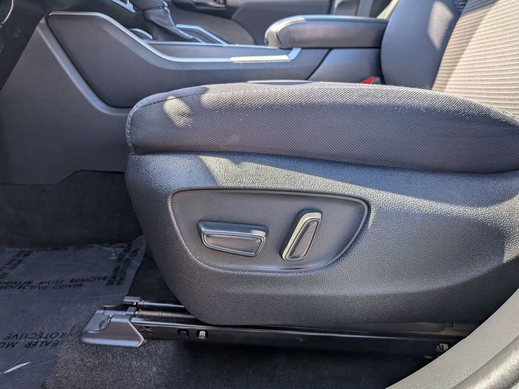 Used 2024 Toyota Highlander LE image 16