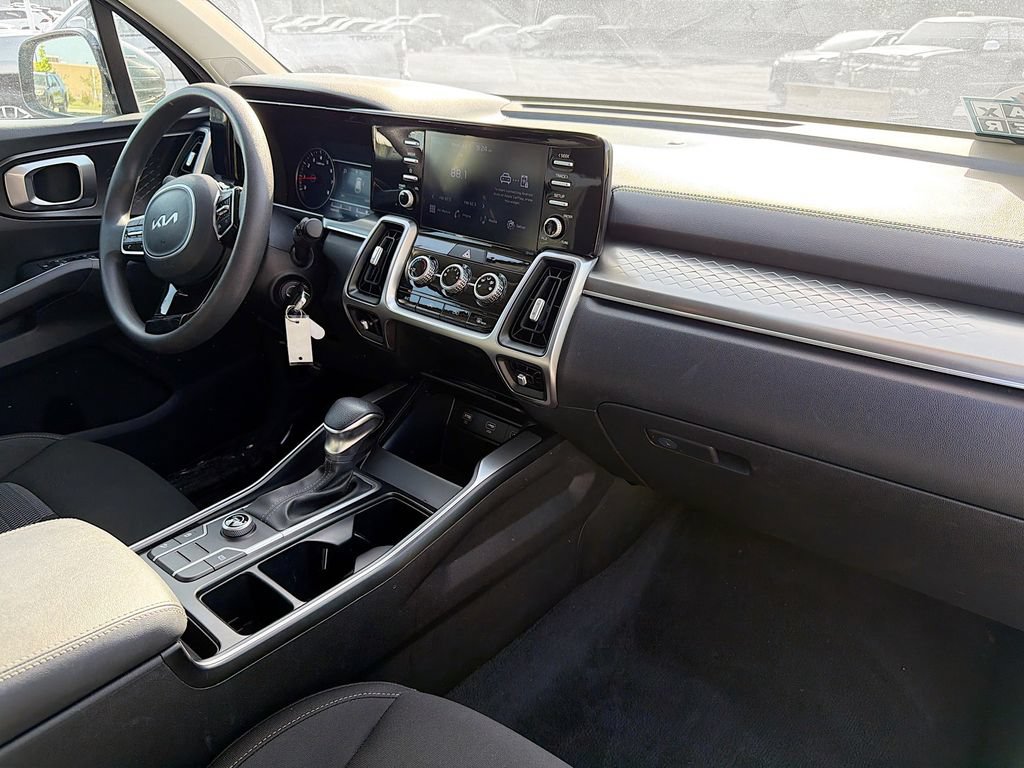 Used 2022 Kia Sorento LX FWD image 33
