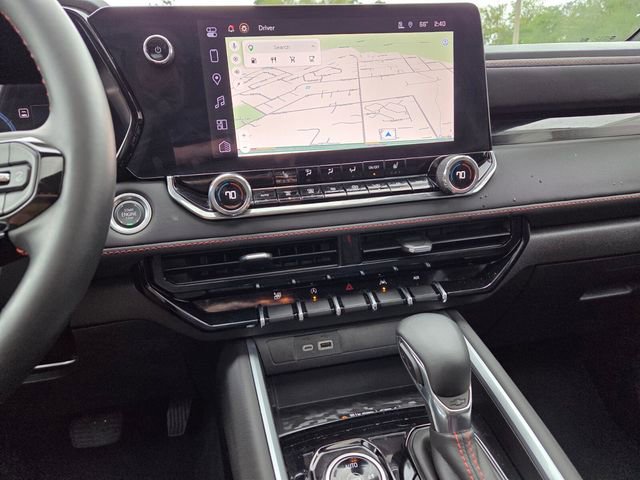 Used 2025 Chevrolet Colorado Z71 w/ Midnight Edition image 30