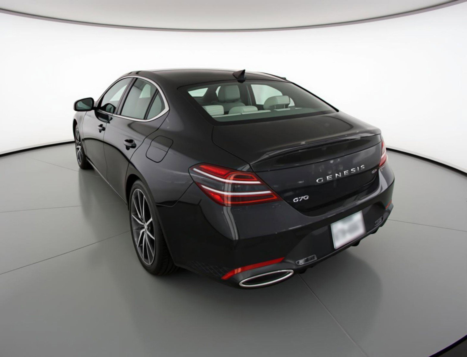Used 2025 Genesis G70 2.5T image 6