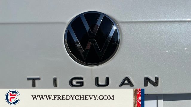 Used 2023 Volkswagen Tiguan SE image 8