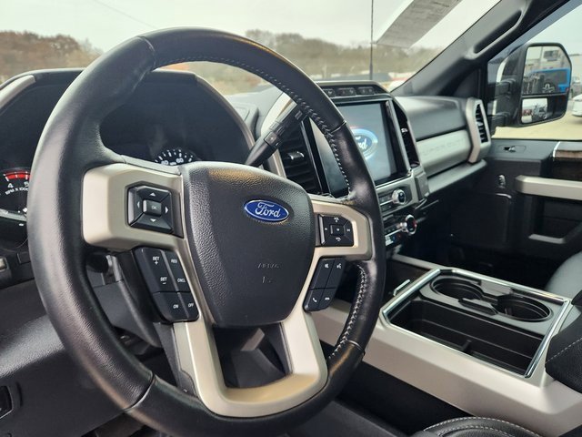 Used 2022 Ford F350 Lariat w/ Black Appearance Package image 15