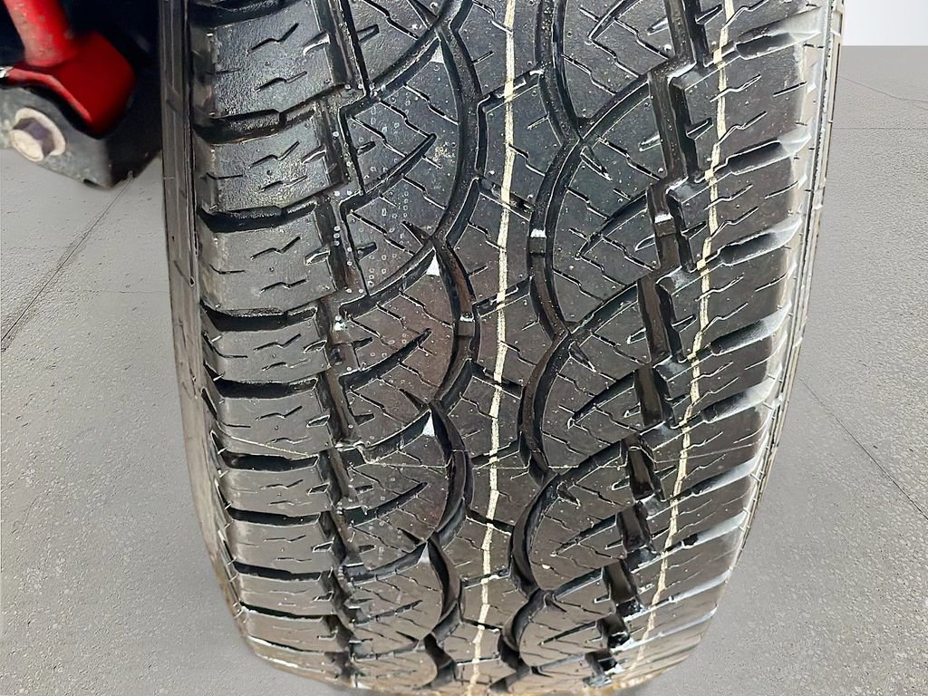 Used 2024 Toyota Tacoma TRD Off-Road image 39