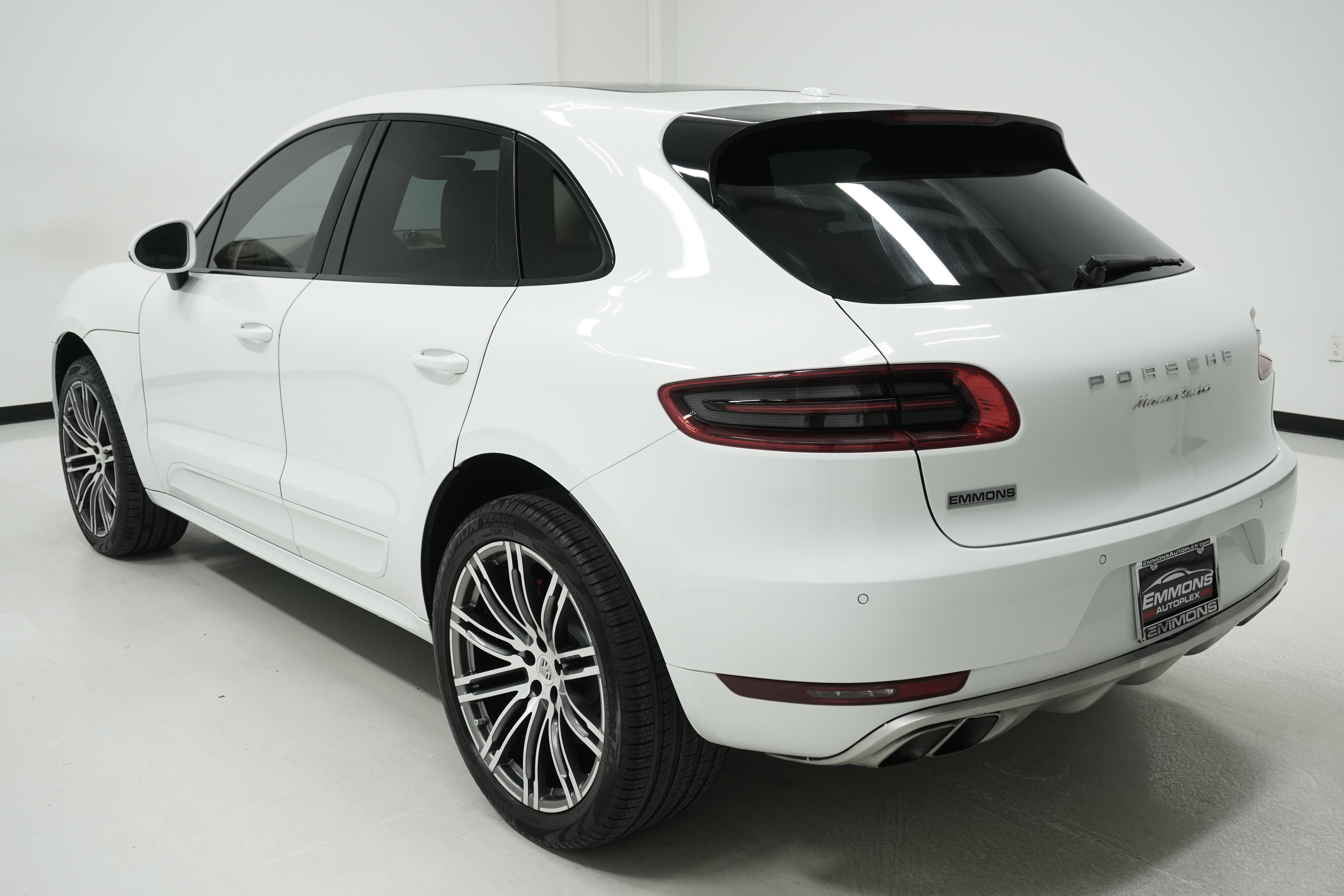 Used 2015 Porsche Macan Turbo image 6