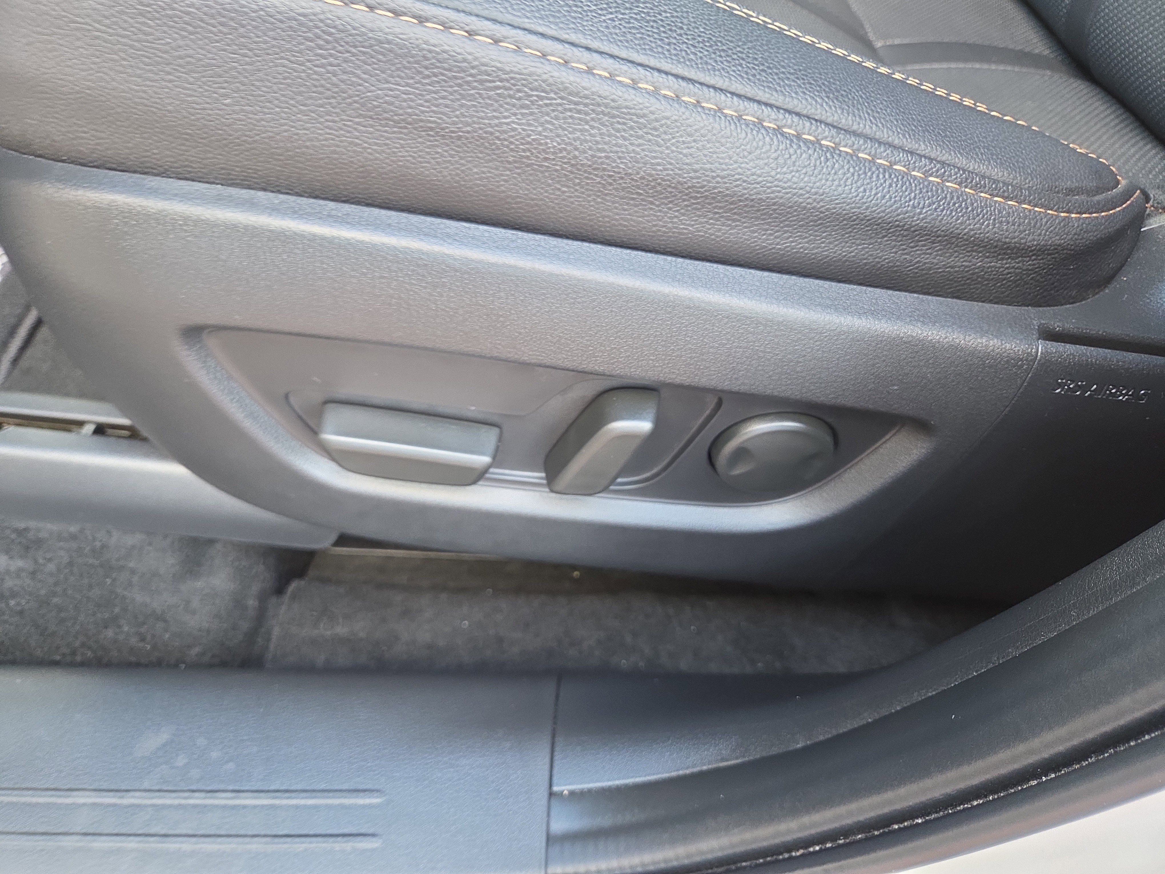 Used 2024 MAZDA CX-90 Plug-In Hybrid w/ Premium Pkg image 32