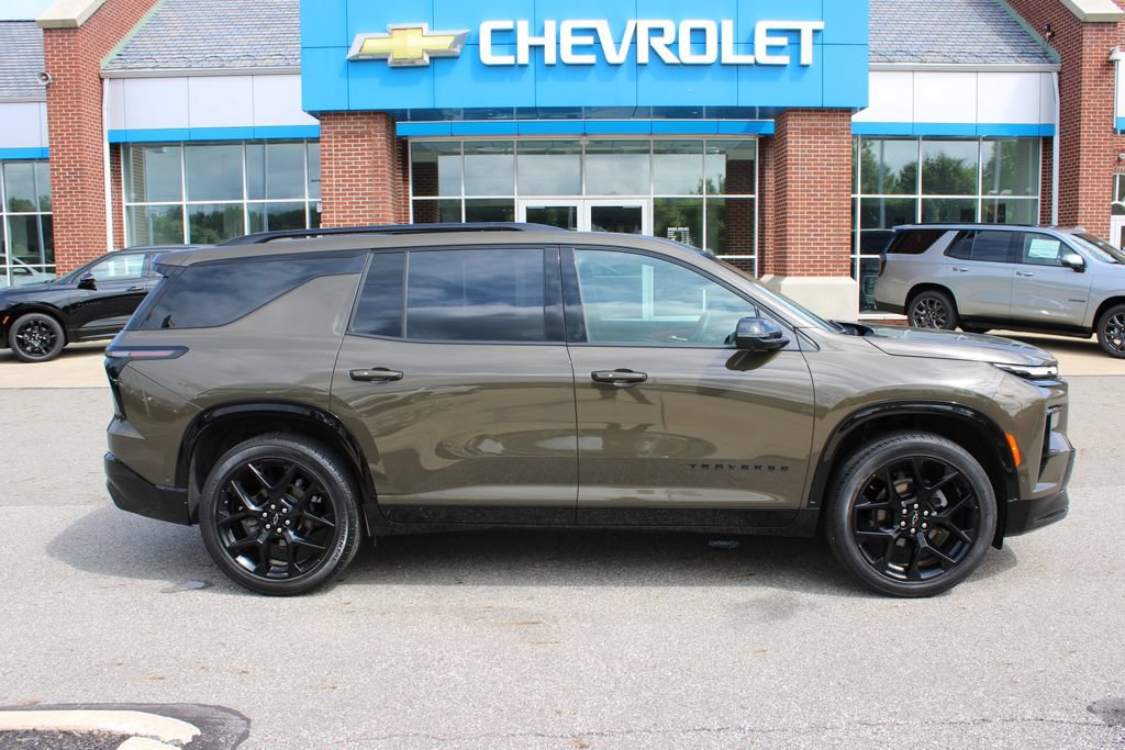 Used 2024 Chevrolet Traverse RS