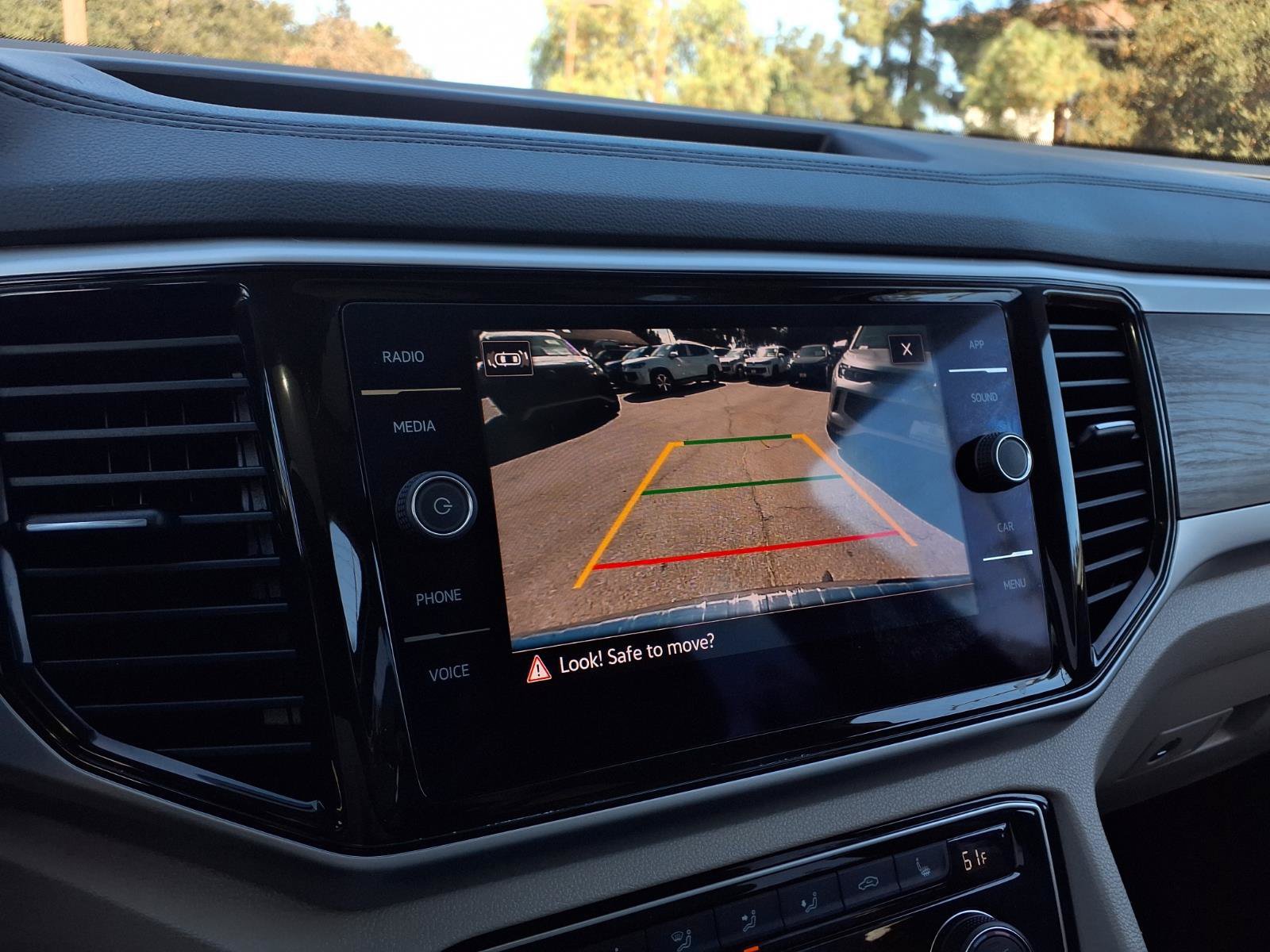 Certified 2022 Volkswagen Atlas SE FWD image 11