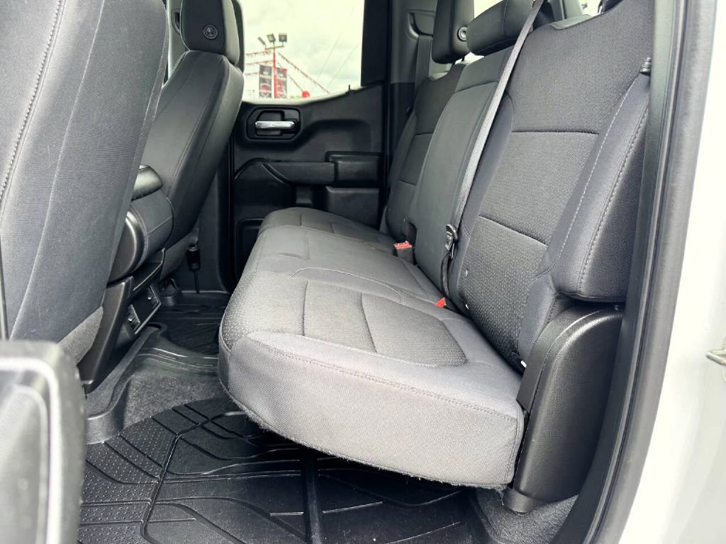 Used 2019 Chevrolet Silverado 1500 Custom w/ Trailering Package image 12