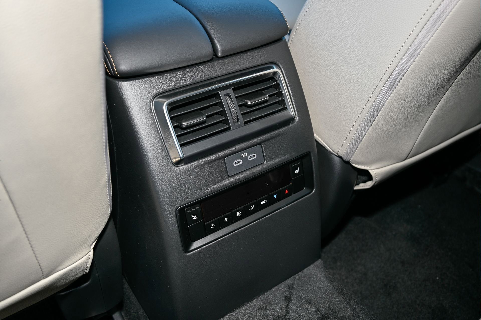 New 2026 MAZDA CX-90 Plug-In Hybrid w/ Preferred AWD/4WD image 18