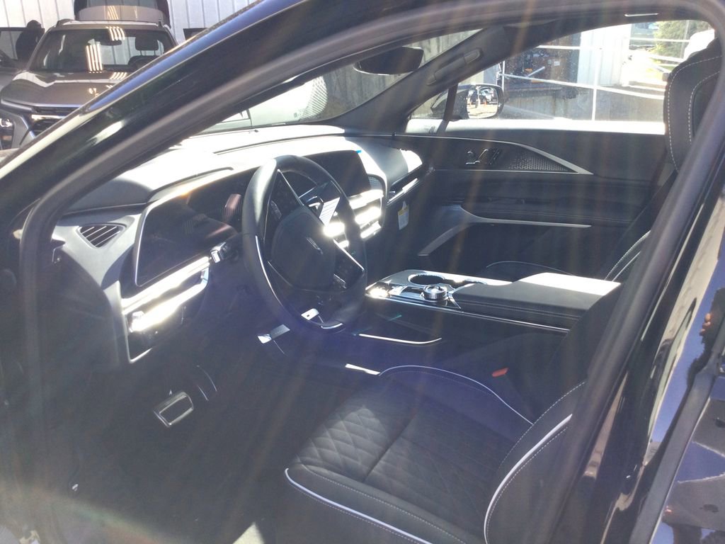 New 2026 Cadillac Lyriq V image 16