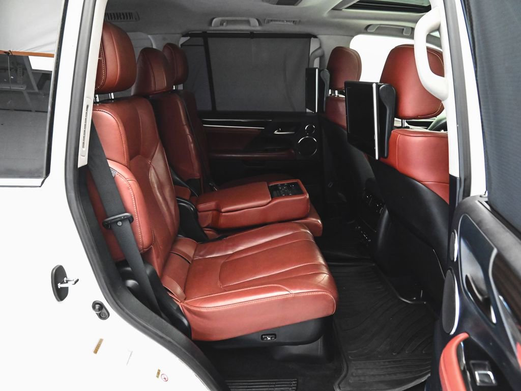 Used 2017 Lexus LX 570 4WD image 32