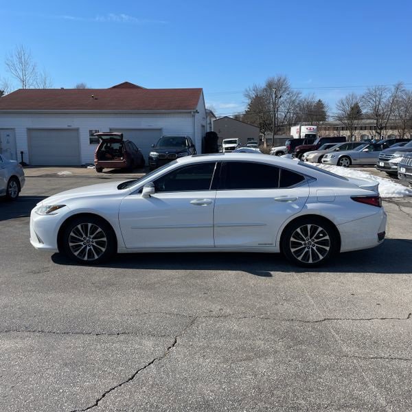 Used 2020 Lexus ES 300h w/ Premium Package video 2