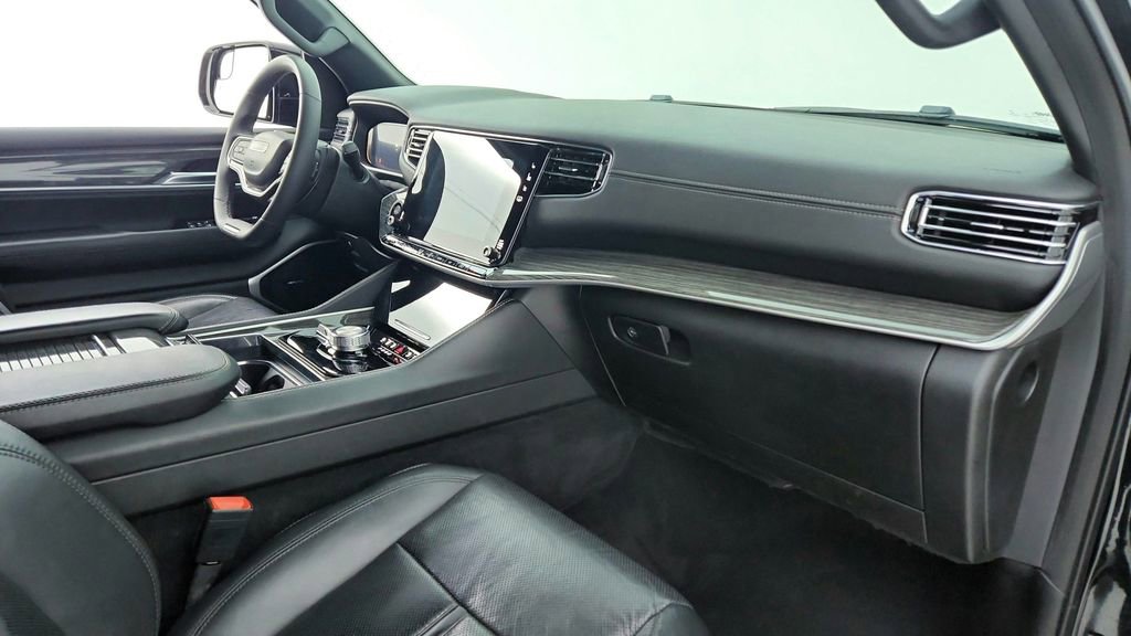 Used 2022 Jeep Wagoneer Series II AWD/4WD image 38