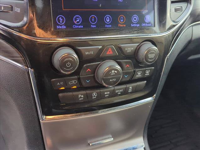 Used 2020 Jeep Grand Cherokee Limited AWD/4WD image 20