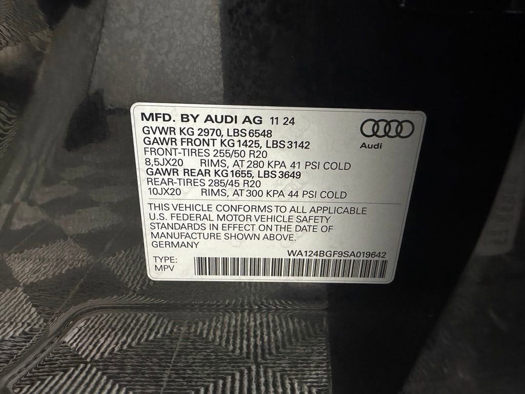 Used 2025 Audi Q6 e-tron Premium Plus w/ Premium Plus AWD/4WD image 38