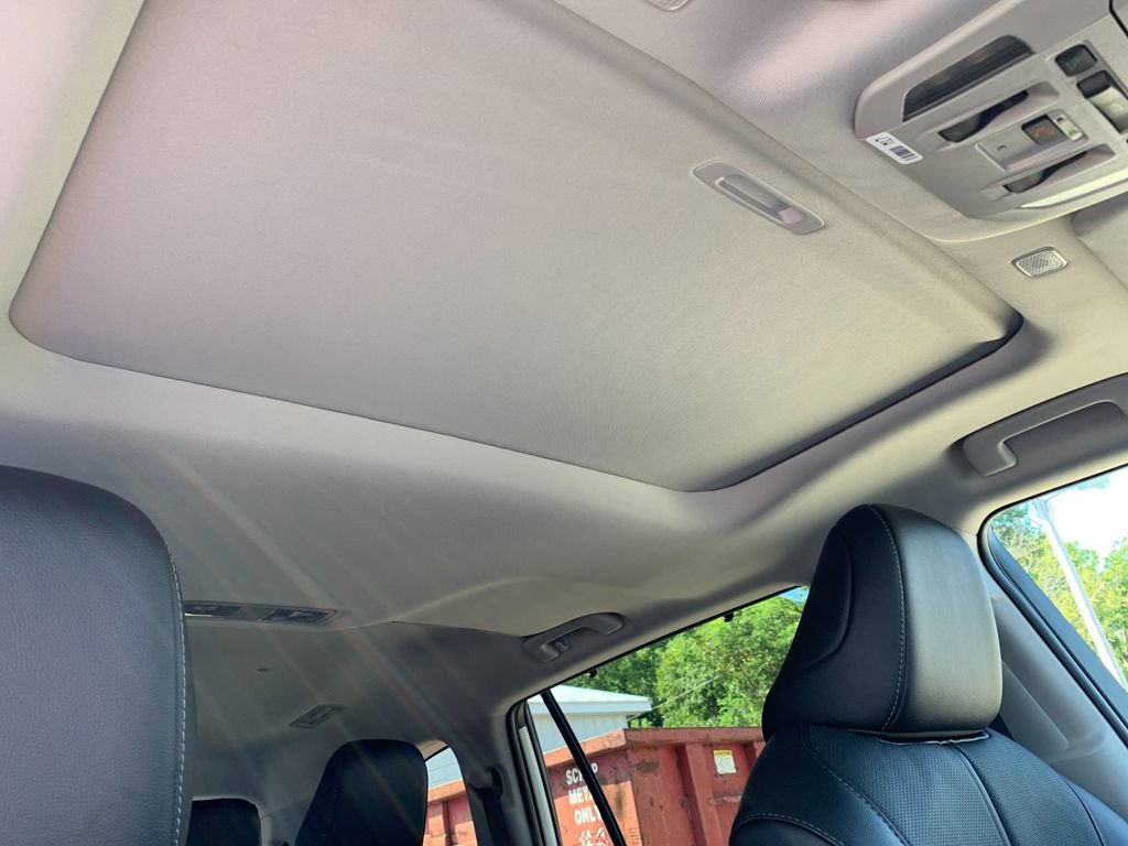 Used 2026 Toyota Highlander Limited AWD/4WD image 19