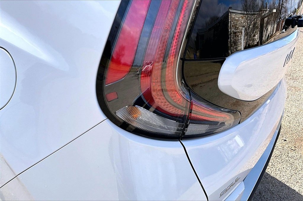 Certified 2024 Kia Soul LX w/ Option Group 015 image 30