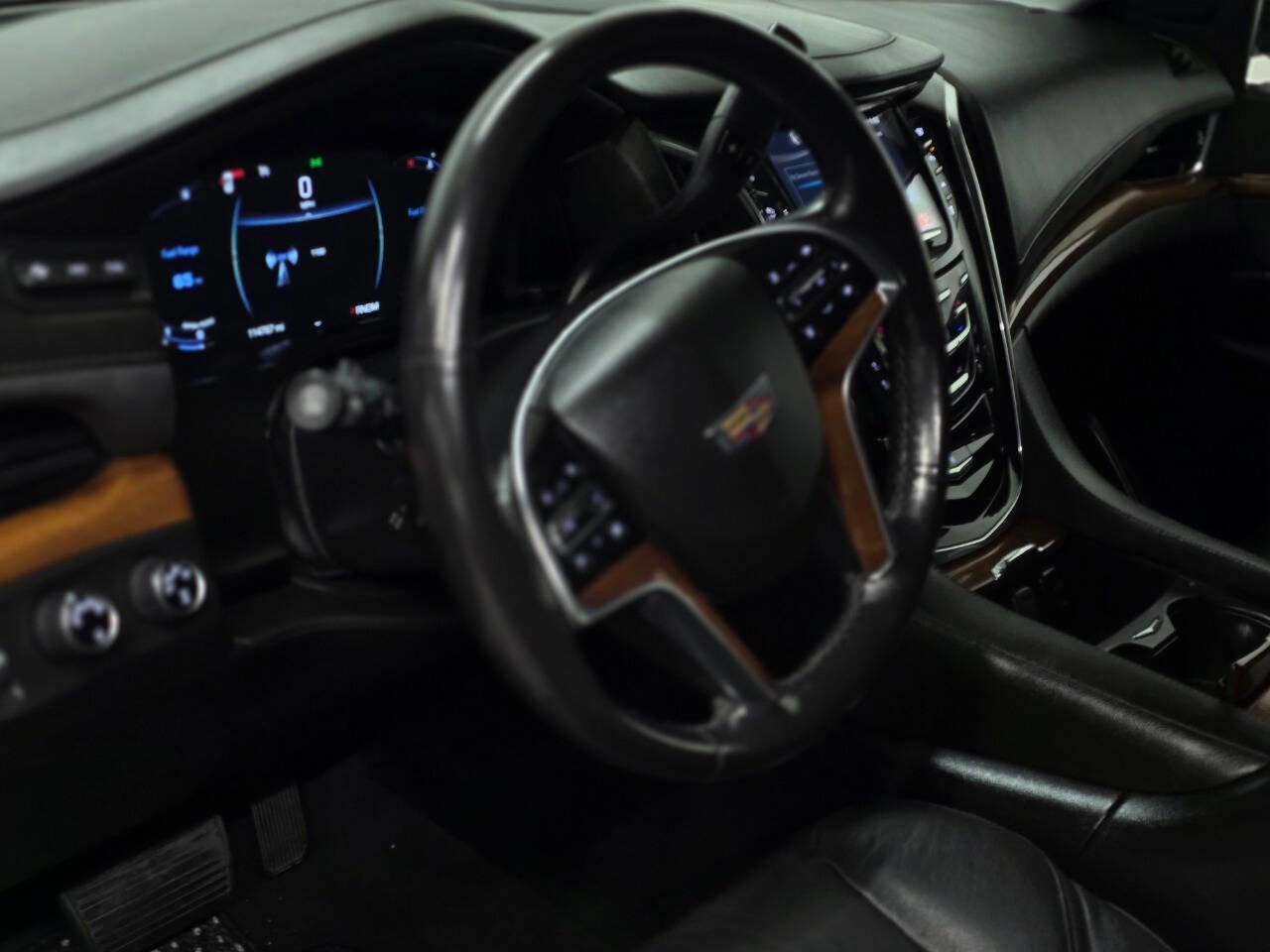 Used 2016 Cadillac Escalade ESV Luxury image 13