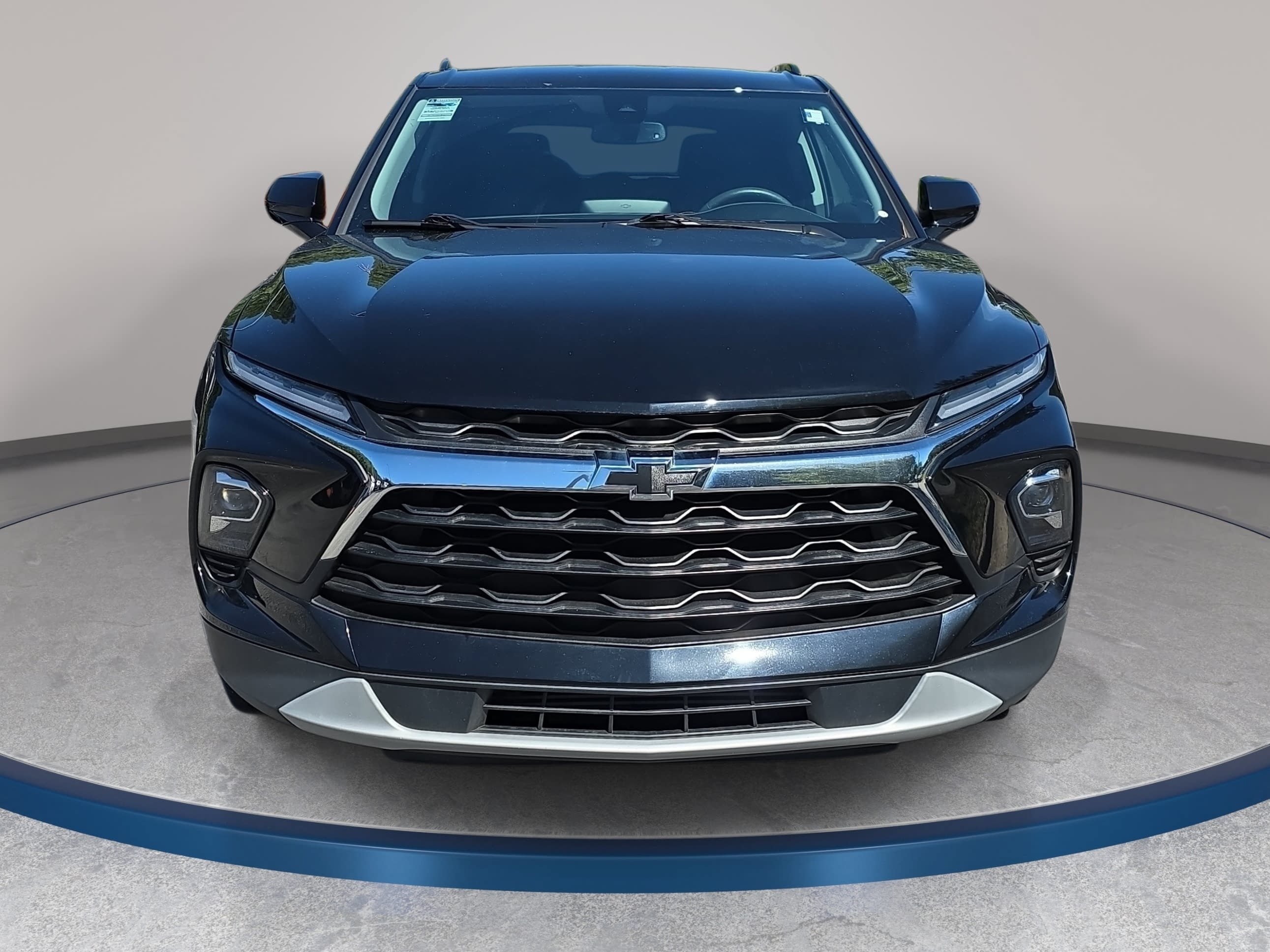 Used 2024 Chevrolet Blazer LT w/ Convenience Package FWD image 2