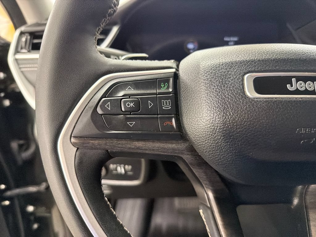 Used 2023 Jeep Grand Cherokee L Limited RWD image 20
