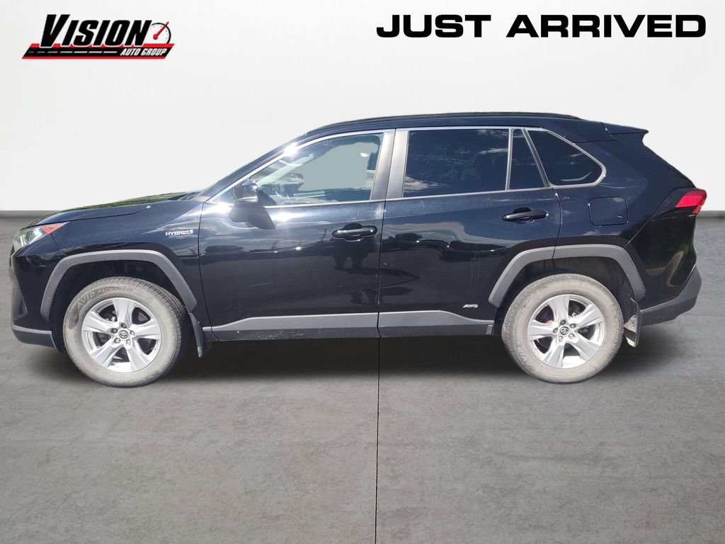 Used 2020 Toyota RAV4 XLE w/ XLE Grade Weather Package AWD/4WD image 2