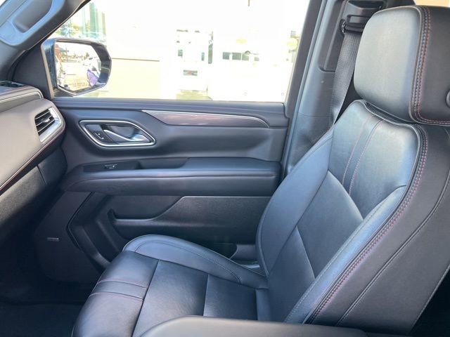 Used 2024 Chevrolet Suburban RST w/ Luxury Package image 9