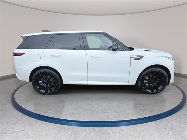 New 2026 Land Rover Range Rover Sport Dynamic SE image 4