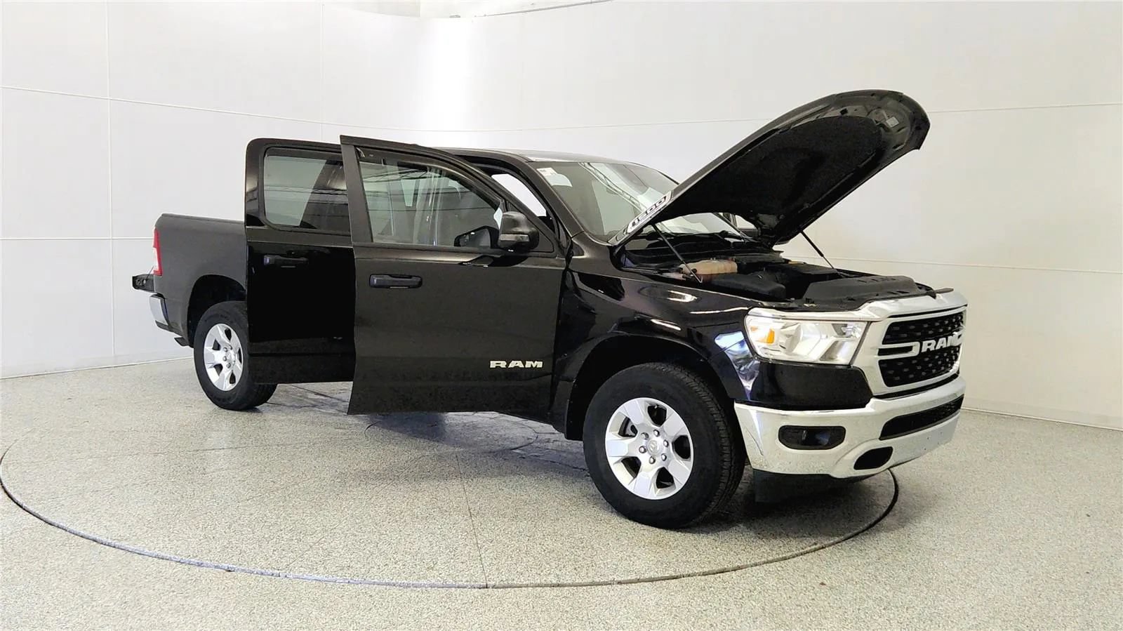 Used 2023 RAM 1500 Big Horn AWD/4WD image 10
