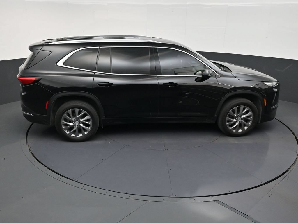 Used 2025 Buick Enclave Preferred w/ Power Package FWD image 17