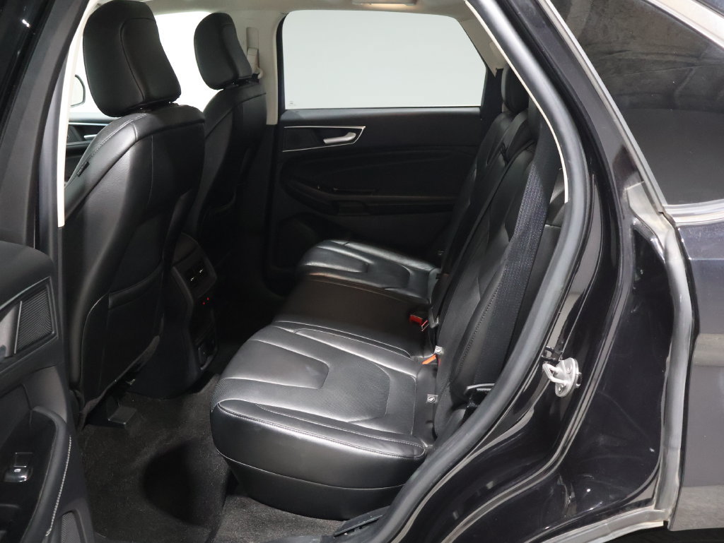 Used 2020 Ford Edge Titanium w/ Equipment Group 301A AWD/4WD image 17