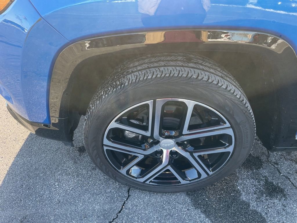 Used 2024 Jeep Compass Limited w/ Elite Group image 10