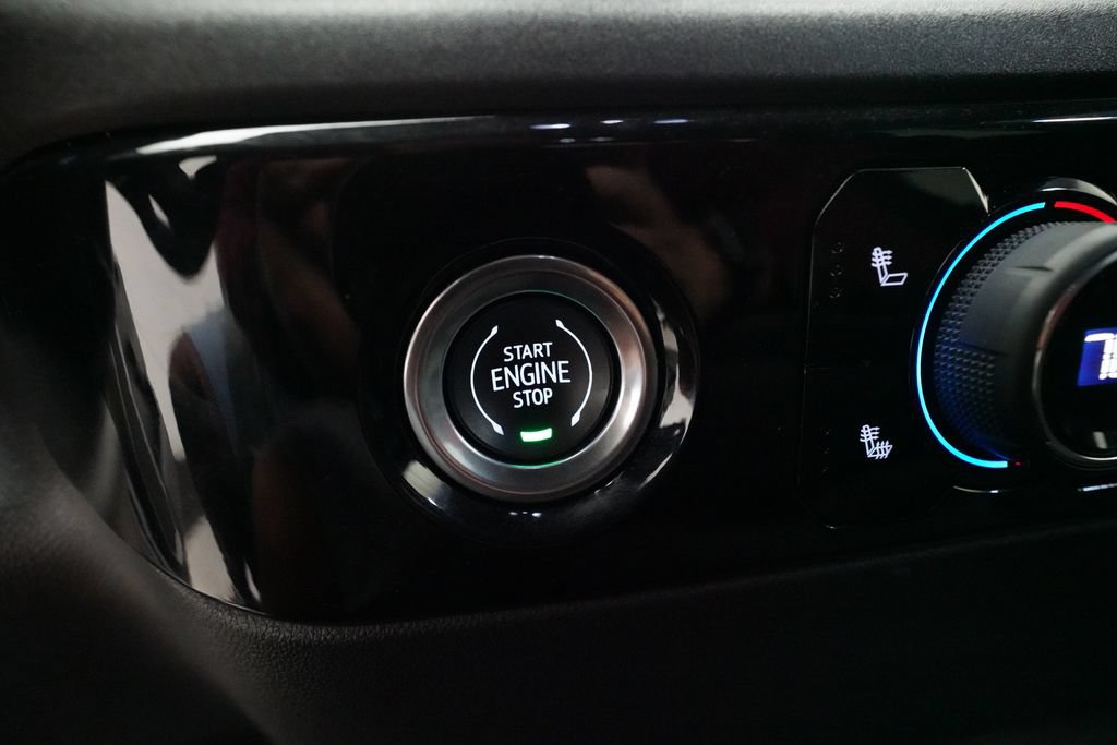 Used 2024 Chevrolet Silverado 1500 LT AWD/4WD image 31