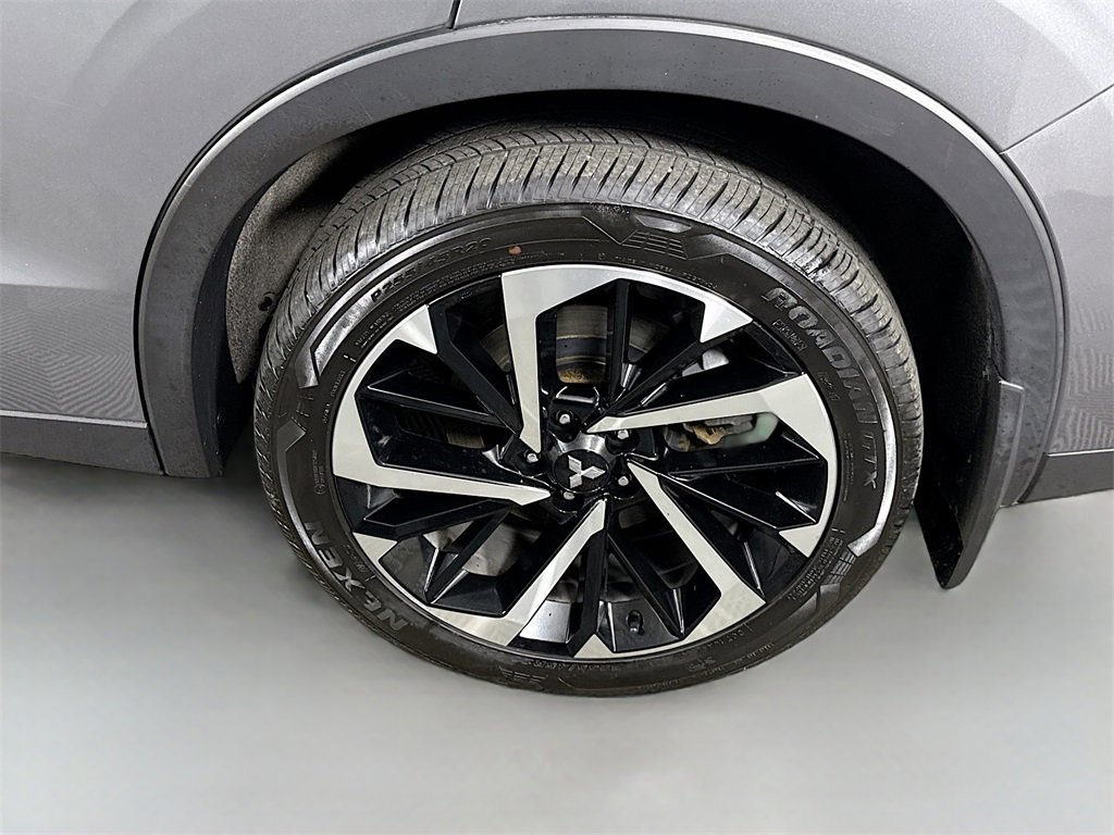 Used 2023 Mitsubishi Outlander SE image 37