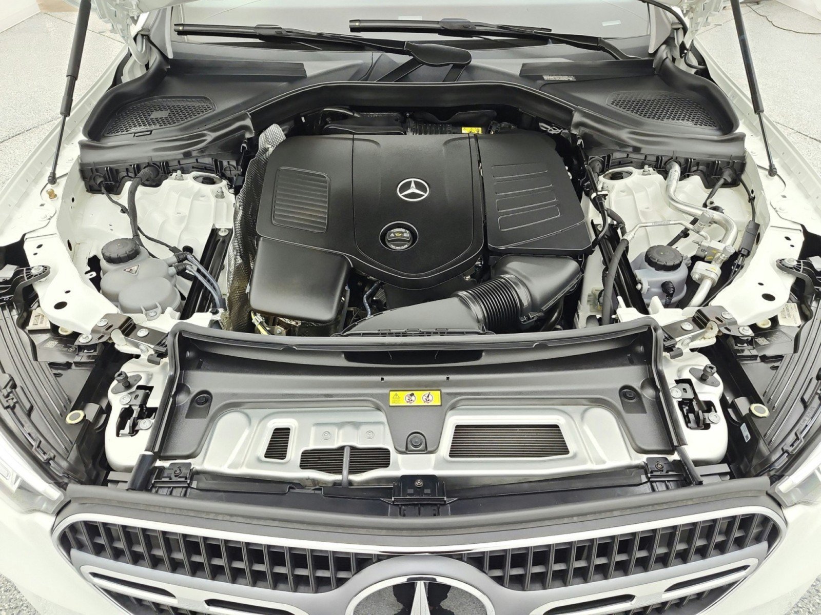 Certified 2024 Mercedes-Benz GLC 300 image 17