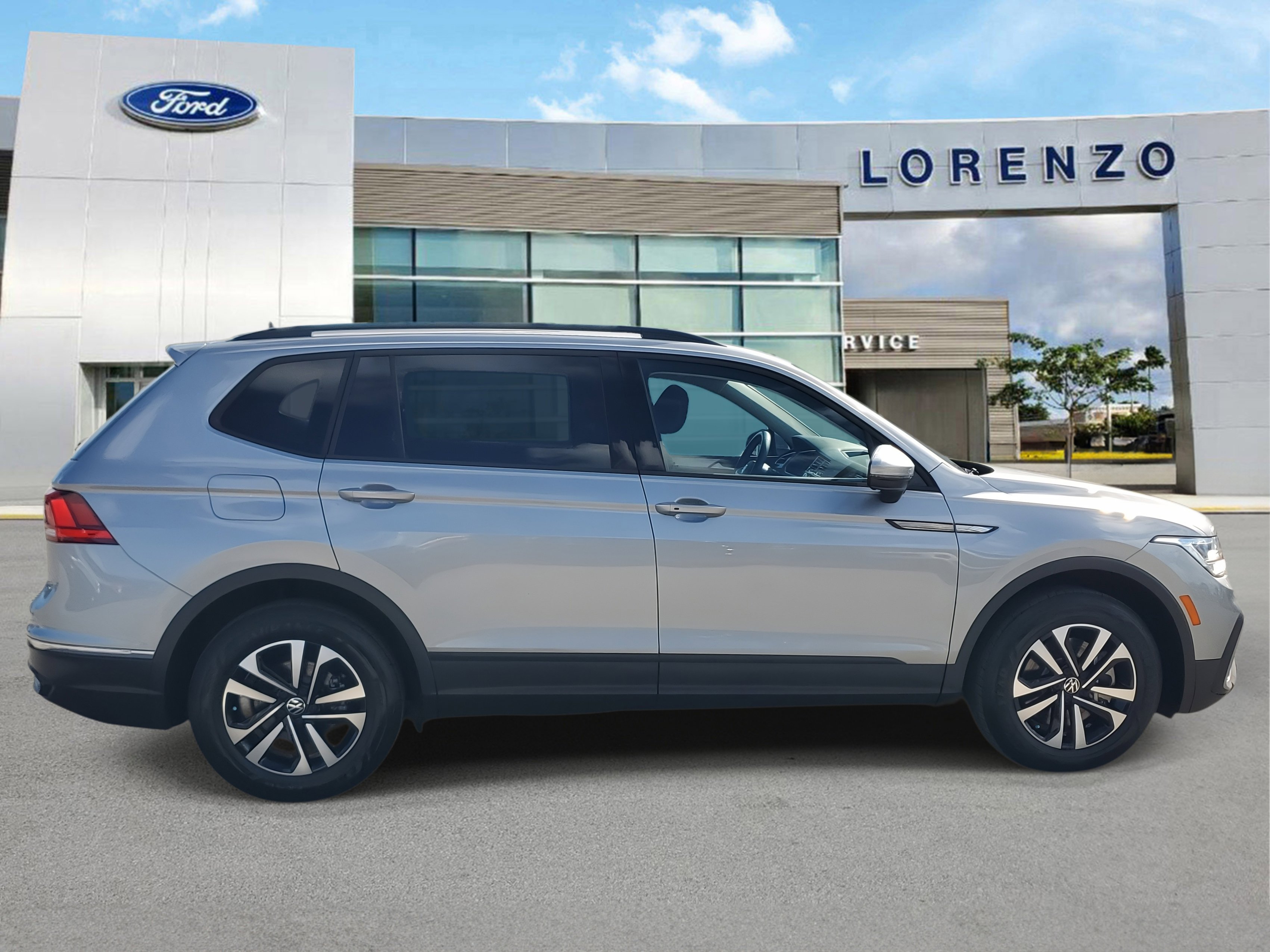 Used 2023 Volkswagen Tiguan S w/ Driver Assistance Package image 4