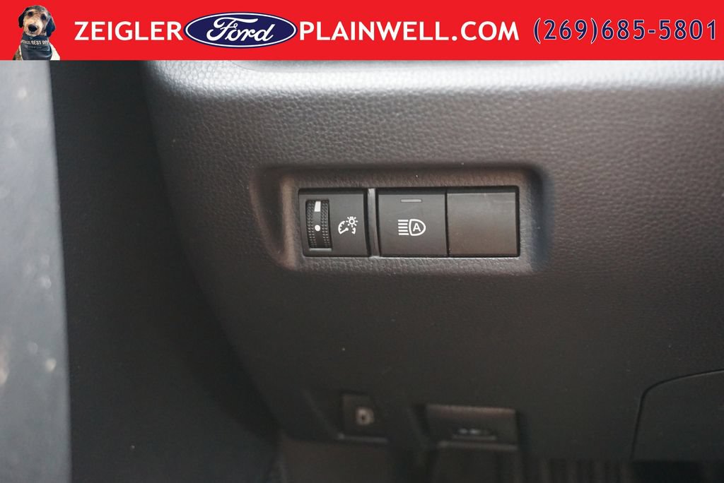Used 2023 Toyota RAV4 LE AWD/4WD image 27