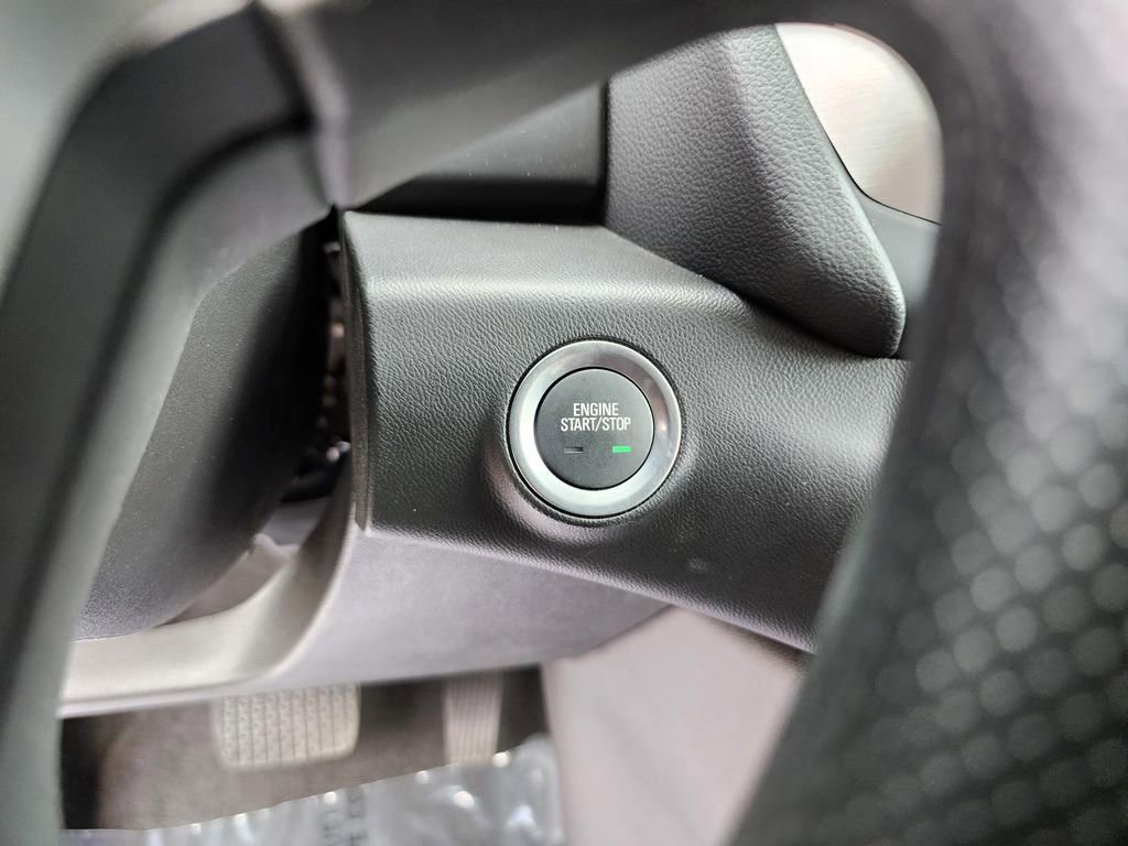 Used 2024 GMC Terrain SLE image 17