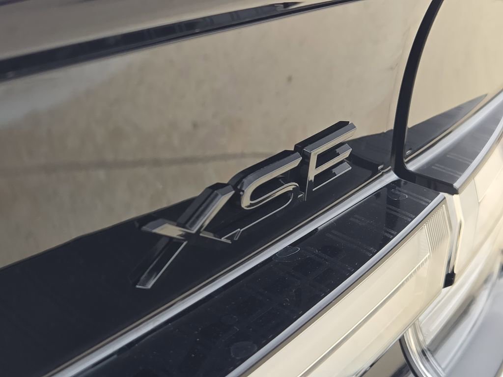 New 2026 Toyota Prius Plug-In Hybrid FWD image 8