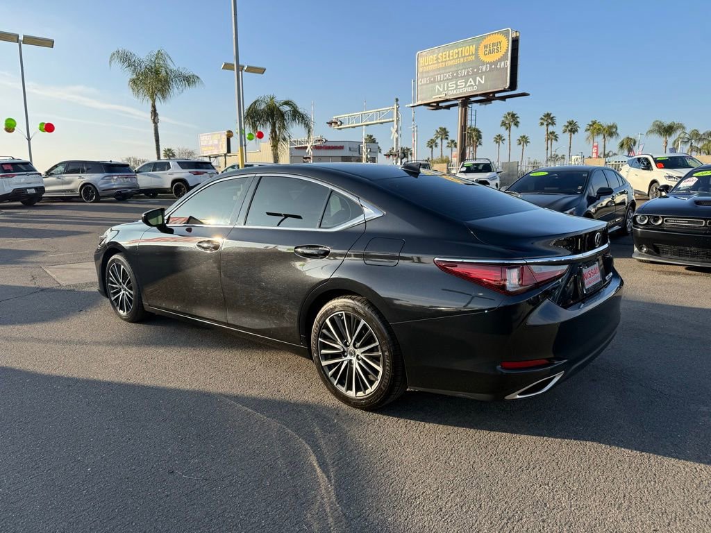 Used 2022 Lexus ES 350 w/ Premium Package image 4