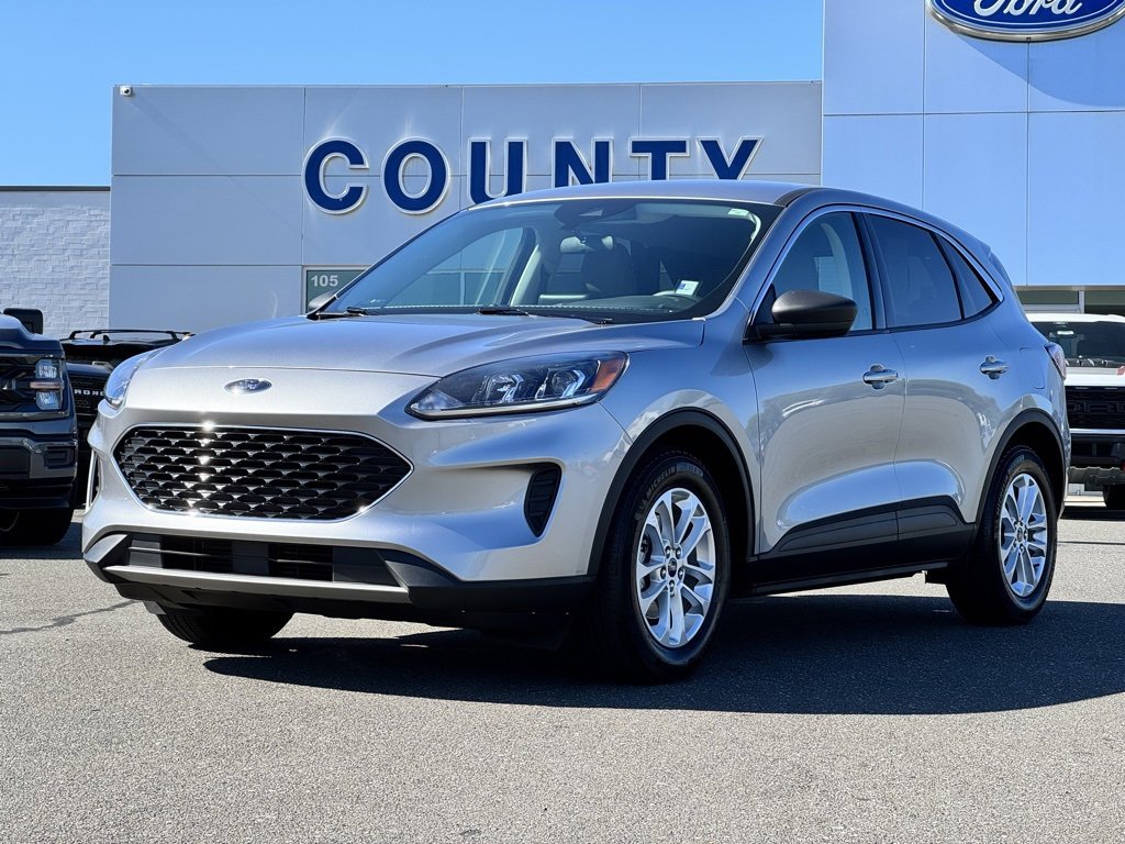 Used 2022 Ford Escape SE w/ Cold Weather Package image 2