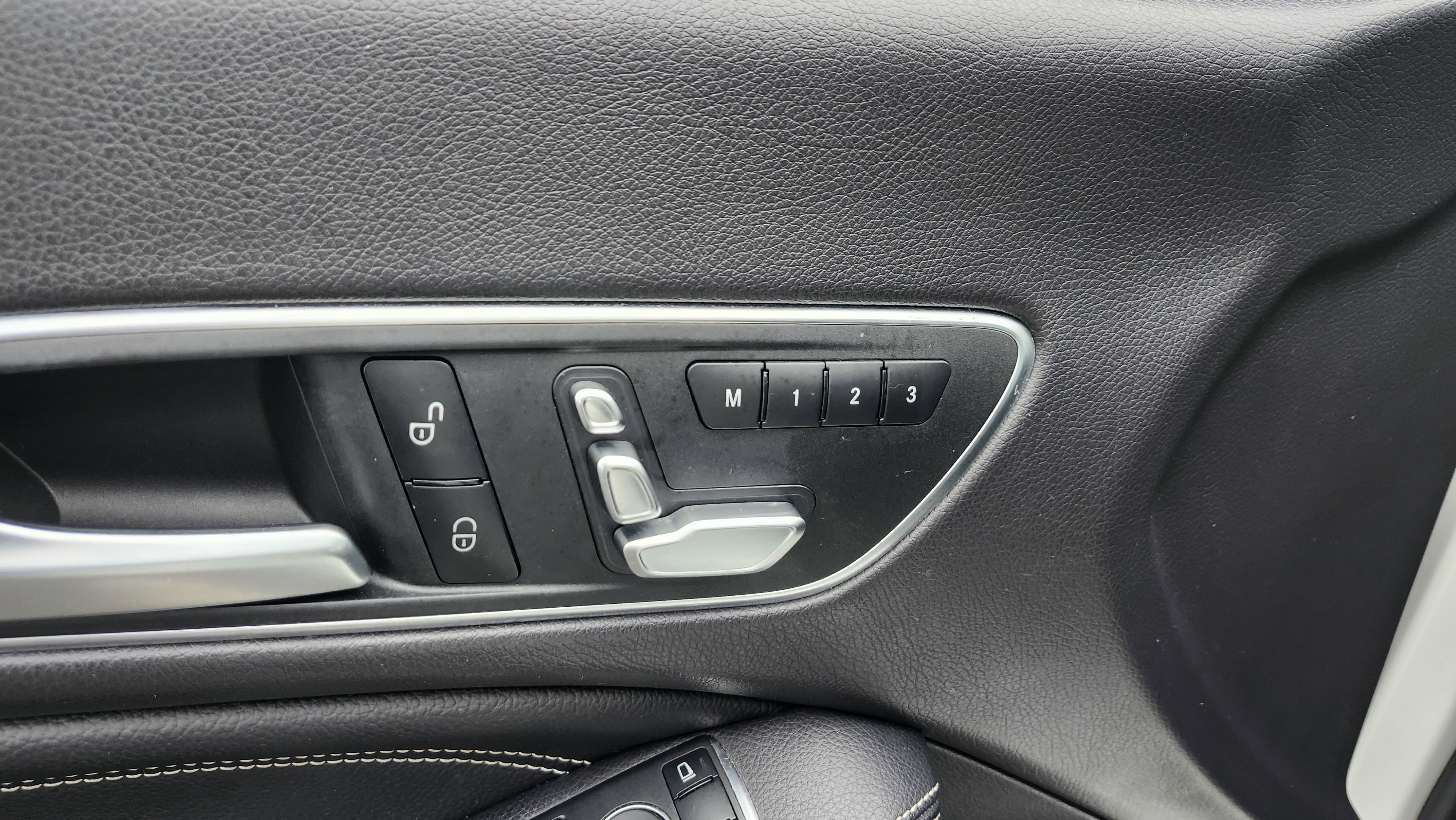 Used 2018 Mercedes-Benz CLA 250 4MATIC image 26