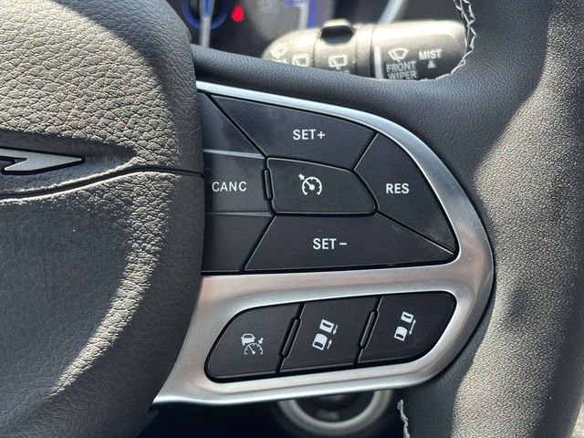 New 2027 Chrysler Pacifica Select FWD image 20