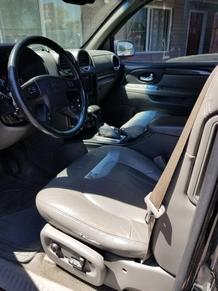 Used 2004 GMC Envoy XUV SLT AWD/4WD image 4