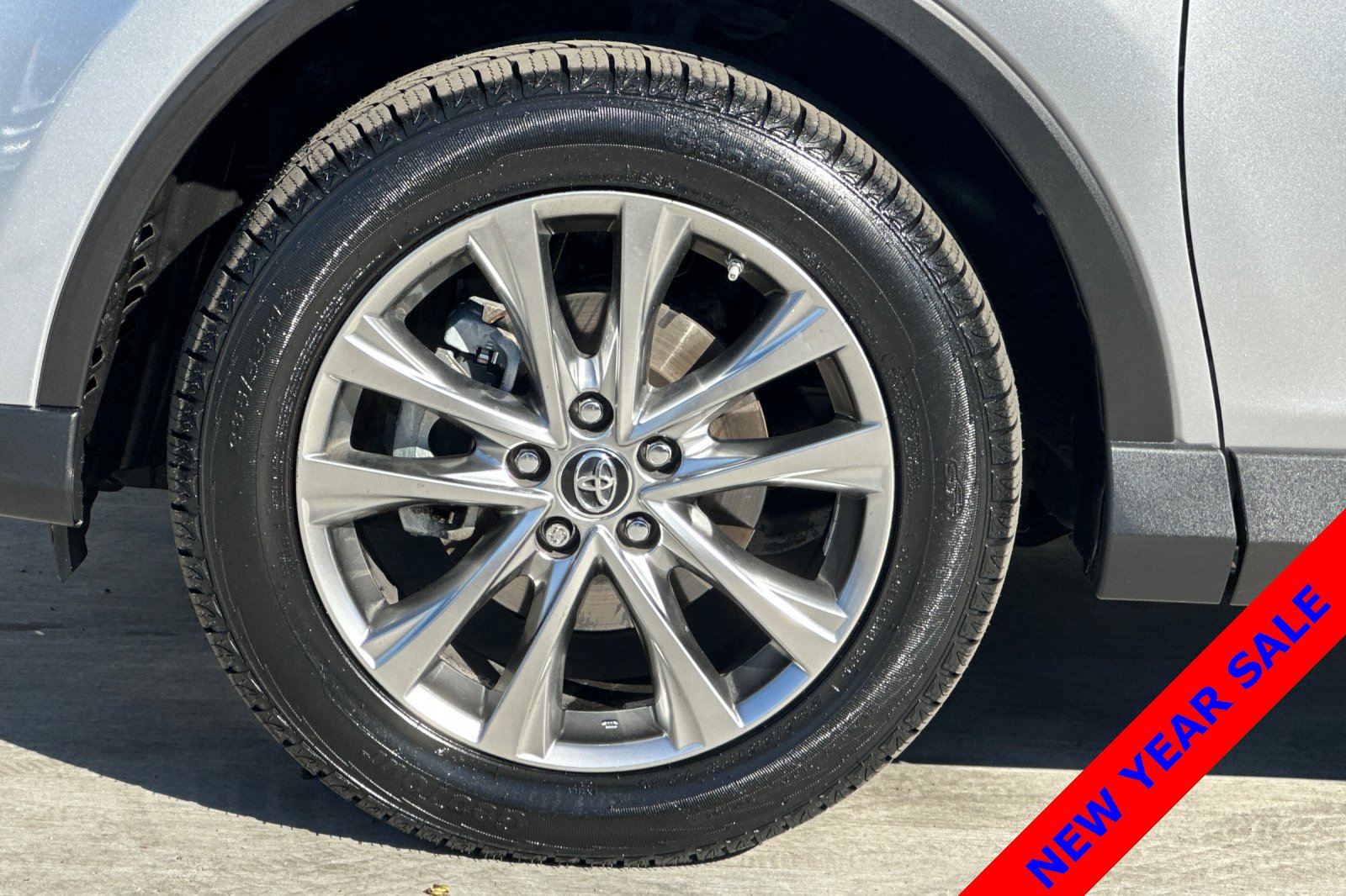 Used 2018 Toyota RAV4 Limited image 26